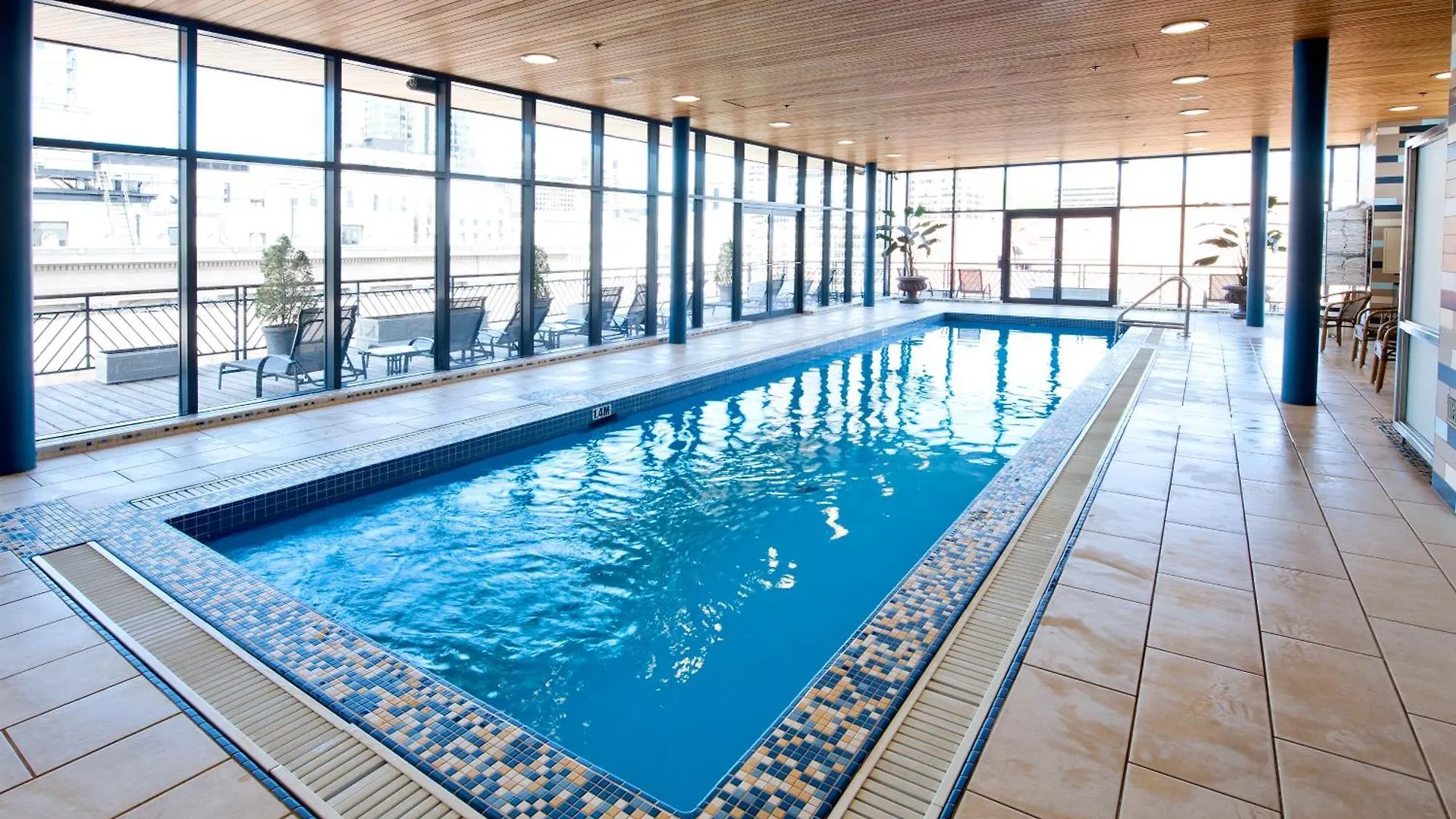 Le Square Phillips Hôtel & Suites