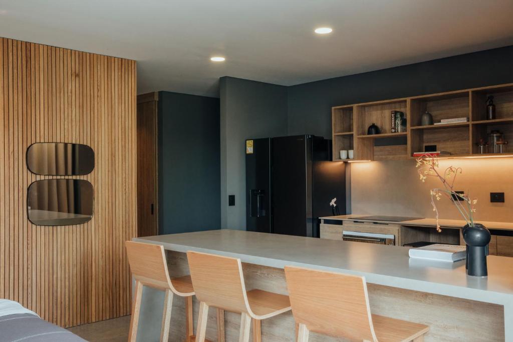 Wake Living (Stay Group)