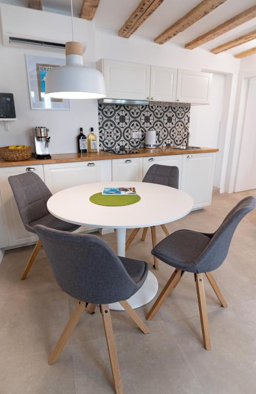 Vitelli Apartments and Rooms