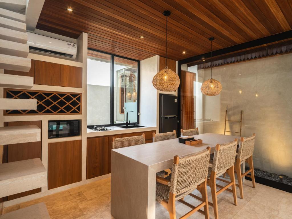 Blacksand Villas Echo Beach
