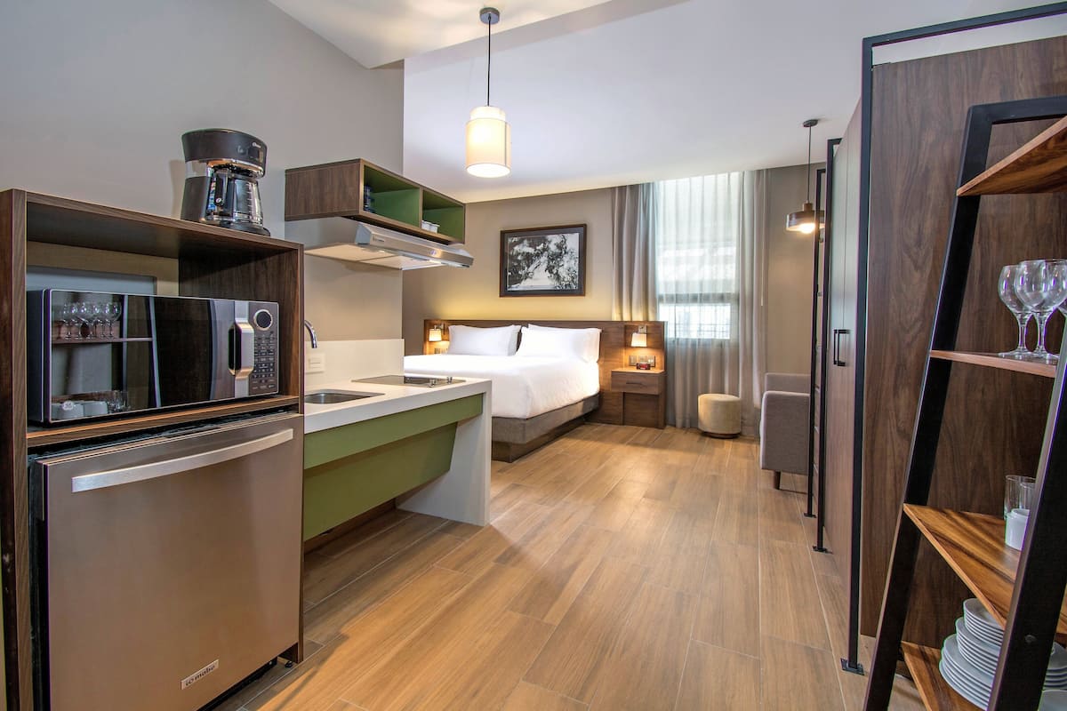 Staybridge Suites Guadalajara Expo