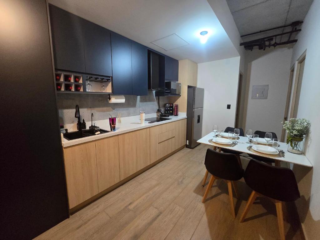1609 Barrio W
