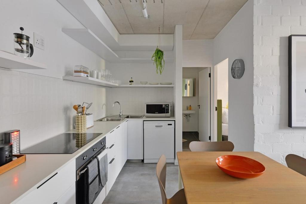 SIX ON N - Fluent Serviced Apartments