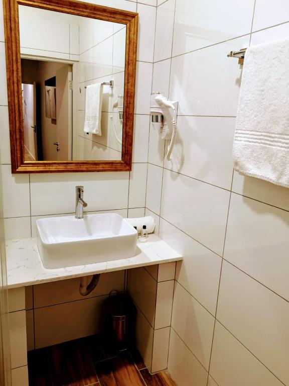 Urban Oasis Aparthotel