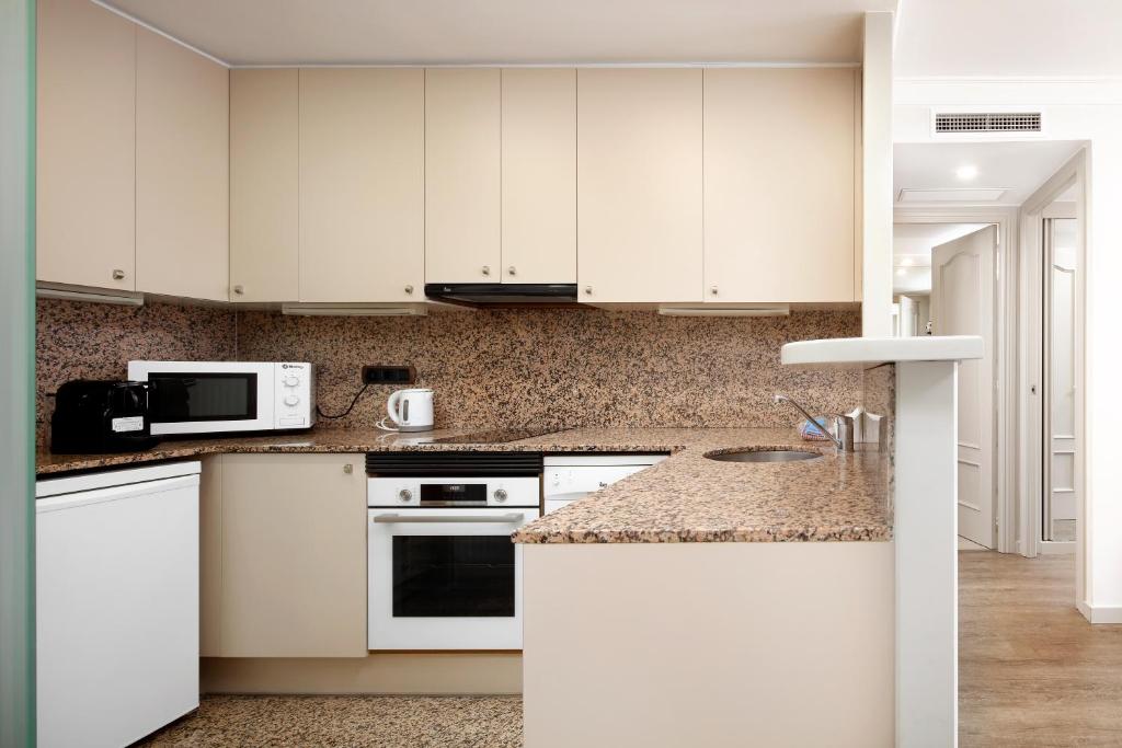 Apartaments-Hotel Hispanos 7 Suiza