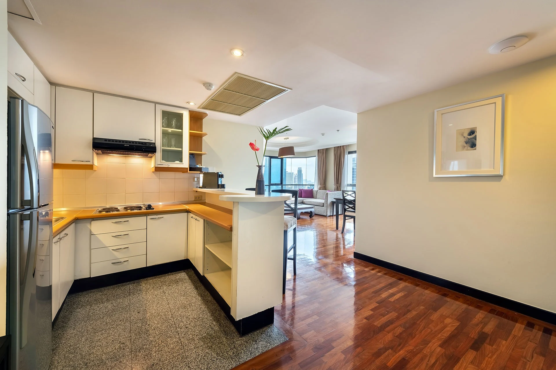 Bandara Suites Silom