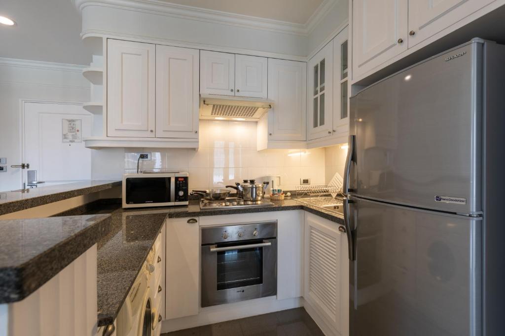 Cape House Langsuan Hotel