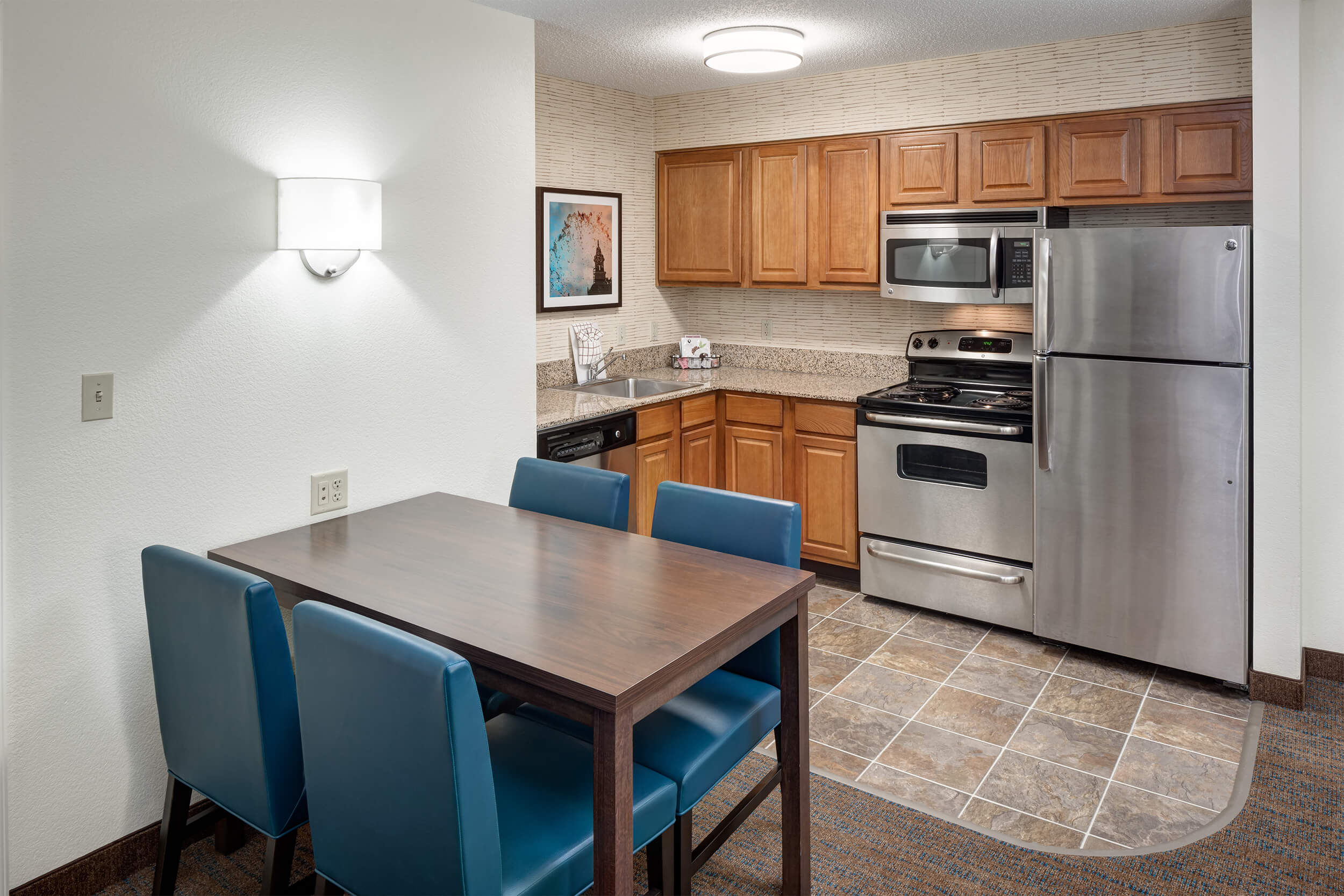 Residence Inn by Marriott Kansas City Country Club Plaza